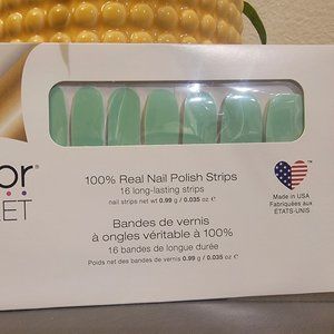 Color Street - Oslo and Steady